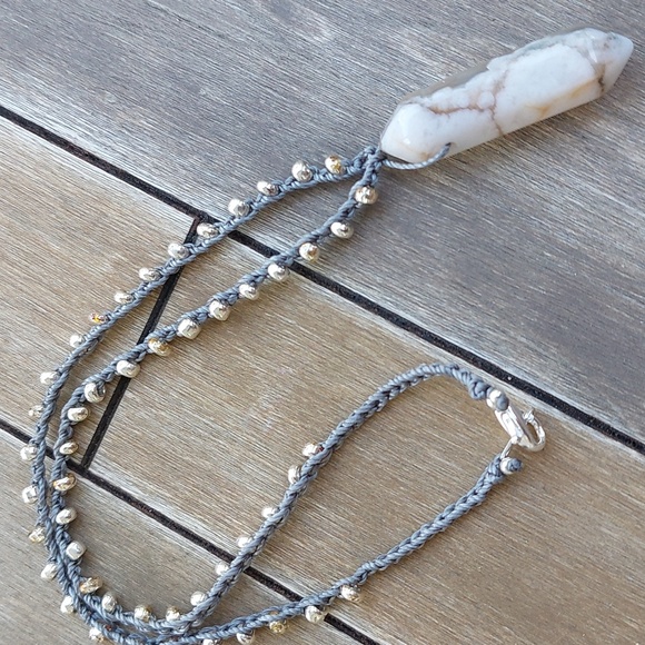 Agate Crystal Choker Necklace in Gray tones Handcrafted - Picture 3 of 7